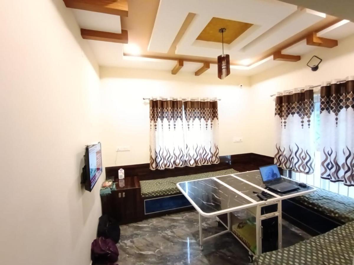 Rose Garden Enclave For Families & Executives Bed & Breakfast Ooty Bagian luar foto