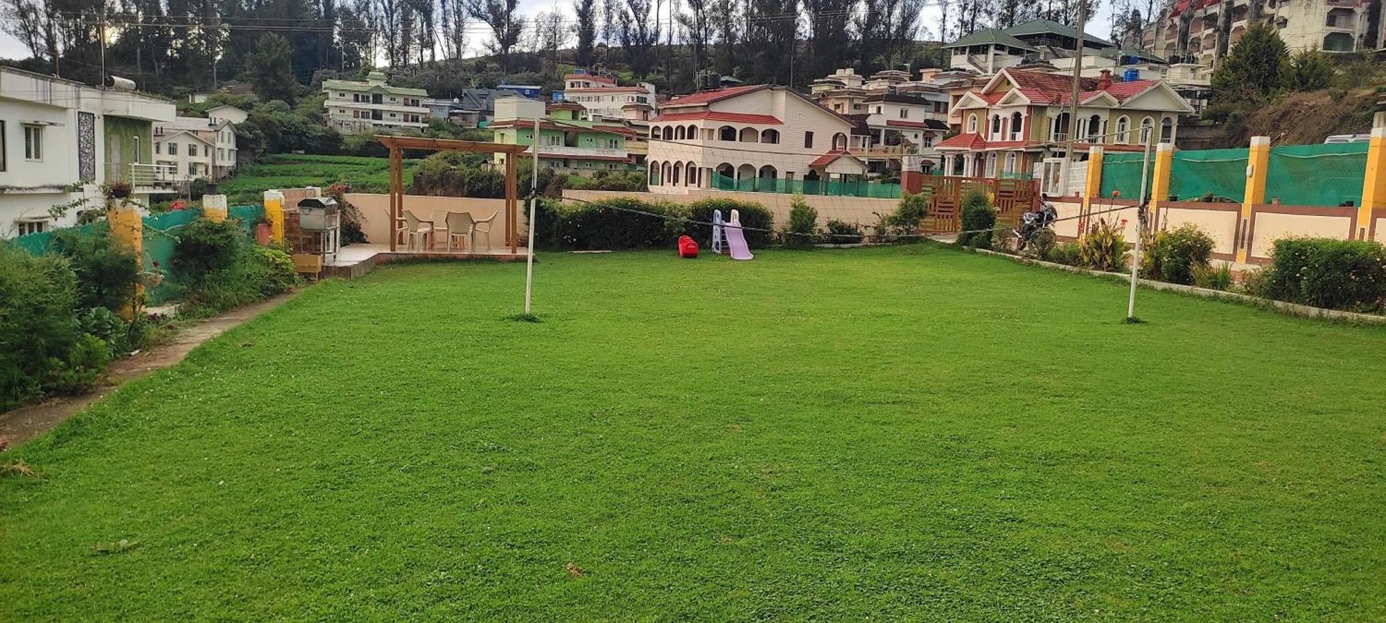 Rose Garden Enclave For Families & Executives Bed & Breakfast Ooty Bagian luar foto