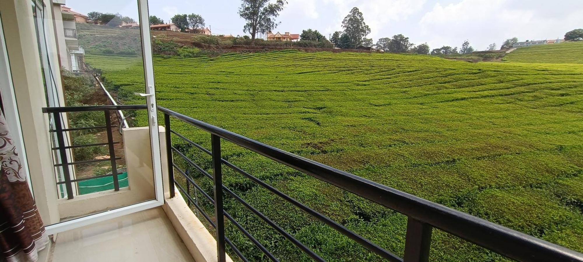 Rose Garden Enclave For Families & Executives Bed & Breakfast Ooty Bagian luar foto